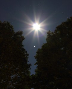 Moon and Jupiter conjunction in August 2010 / Image courtesy of NASA/ Tom Cocchiaro