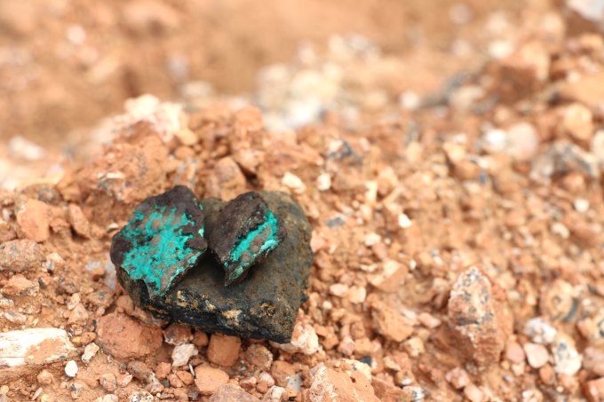 Fairphone malachite_copper_and_cobalt 36123590822 d29a6bdf05 k